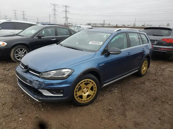 3VWH17AU3JM759229 2018 VOLKSWAGEN GOLF - Image 1