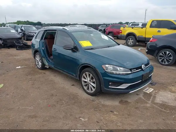 3VWH17AU3KM505909 2019 VOLKSWAGEN GOLF - Image 1