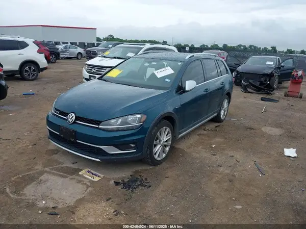 3VWH17AU3KM505909 2019 VOLKSWAGEN GOLF - Image 2