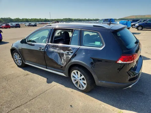 3VWH17AU3KM506137 2019 VOLKSWAGEN GOLF - Image 2