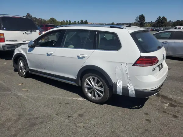 3VWH17AU3KM507093 2019 VOLKSWAGEN GOLF - Image 2