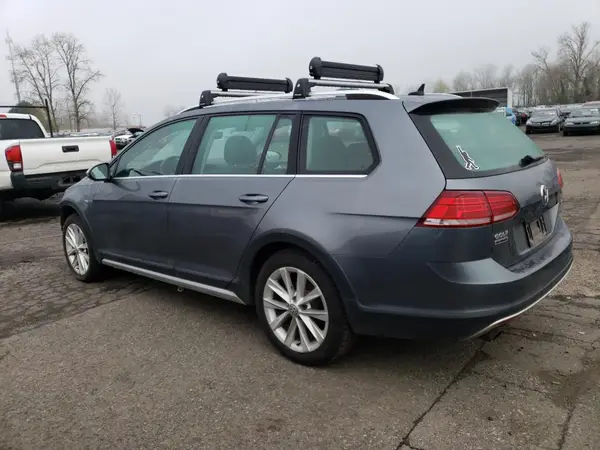 3VWH17AU3KM518546 2019 VOLKSWAGEN GOLF - Image 2