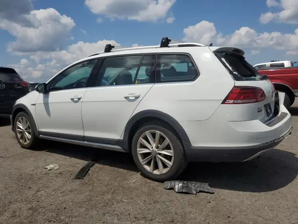 3VWH17AU3KM524265 2019 VOLKSWAGEN GOLF - Image 2
