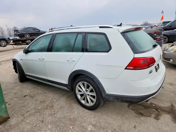 3VWH17AU4HM503904 2017 VOLKSWAGEN GOLF - Image 2