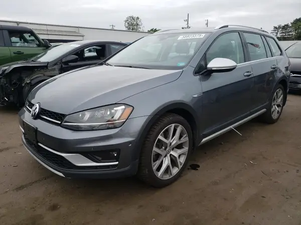 3VWH17AU4HM506172 2017 VOLKSWAGEN GOLF - Image 1