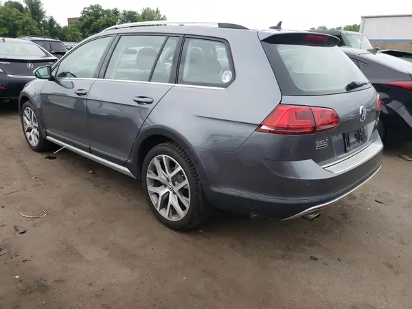 3VWH17AU4HM506172 2017 VOLKSWAGEN GOLF - Image 2