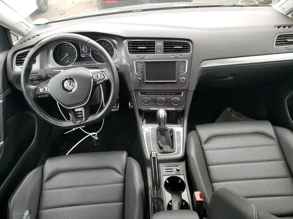 3VWH17AU4HM506172 2017 VOLKSWAGEN GOLF - Image 8