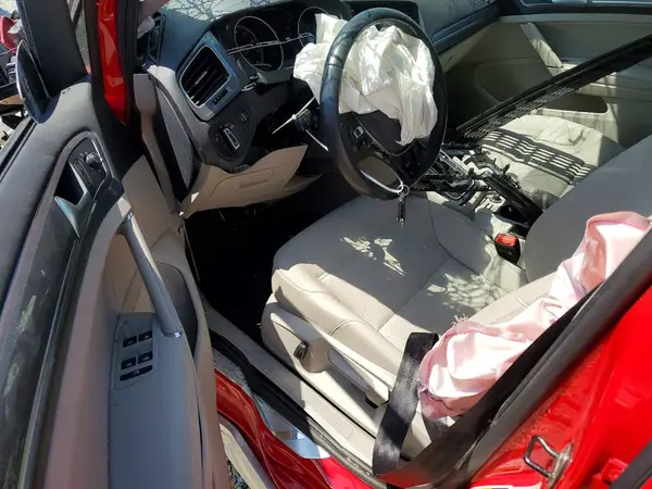 3VWH17AU4HM511050 2017 VOLKSWAGEN GOLF - Image 8