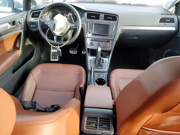 3VWH17AU4HM511582 2017 VOLKSWAGEN GOLF - Image 8