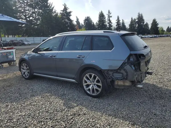3VWH17AU4HM513025 2017 VOLKSWAGEN GOLF - Image 2