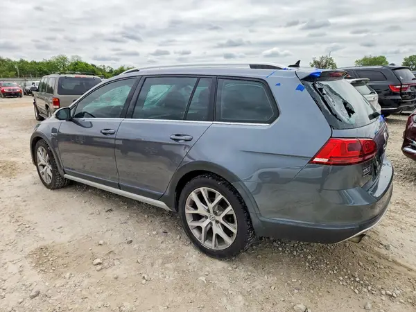 3VWH17AU4HM513087 2017 VOLKSWAGEN GOLF - Image 2