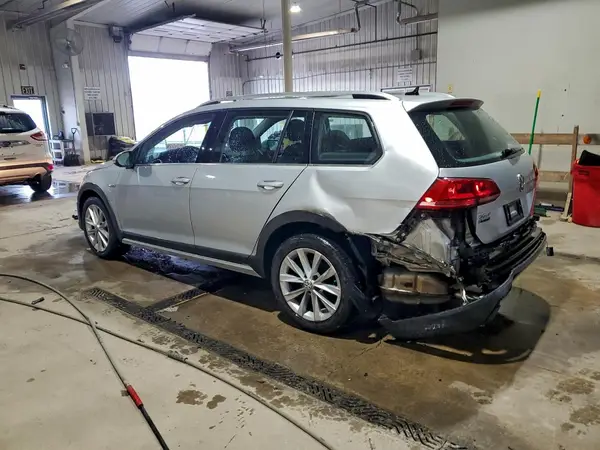 3VWH17AU4HM514014 2017 VOLKSWAGEN GOLF - Image 2
