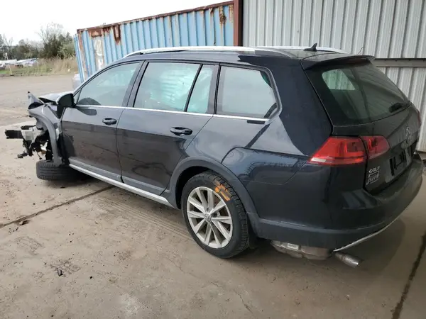 3VWH17AU4HM517172 2017 VOLKSWAGEN GOLF - Image 2