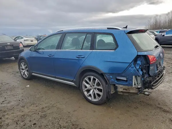 3VWH17AU4HM518905 2017 VOLKSWAGEN GOLF - Image 2