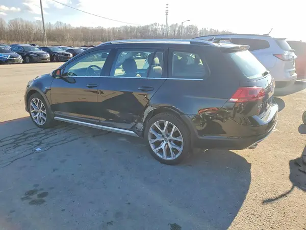 3VWH17AU4HM520931 2017 VOLKSWAGEN GOLF - Image 2