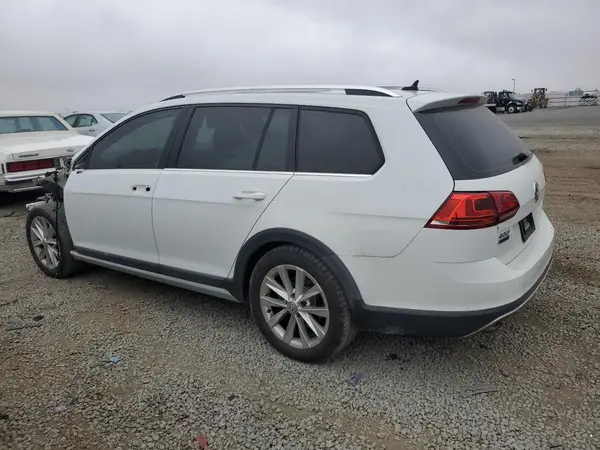 3VWH17AU4HM522453 2017 VOLKSWAGEN GOLF - Image 2