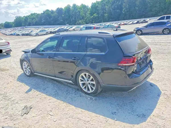 3VWH17AU4HM526745 2017 VOLKSWAGEN GOLF - Image 2