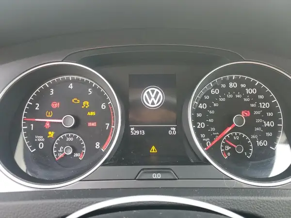 3VWH17AU4HM527734 2017 VOLKSWAGEN GOLF - Image 8