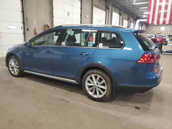 3VWH17AU4HM528334 2017 VOLKSWAGEN GOLF - Image 2
