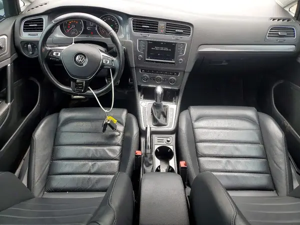 3VWH17AU4HM529841 2017 VOLKSWAGEN GOLF - Image 8