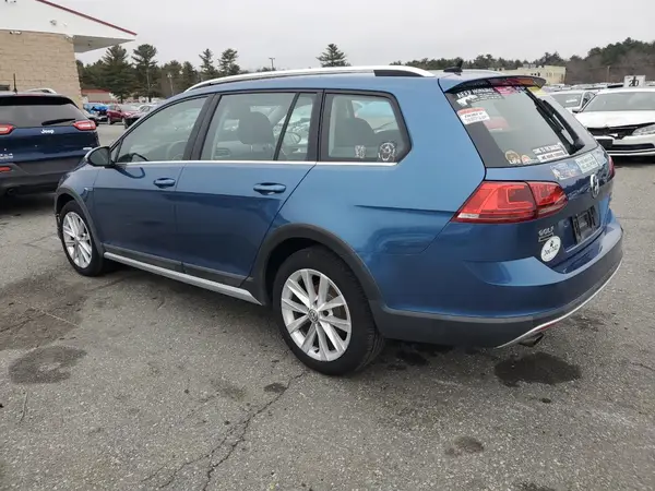 3VWH17AU4HM536871 2017 VOLKSWAGEN GOLF - Image 2