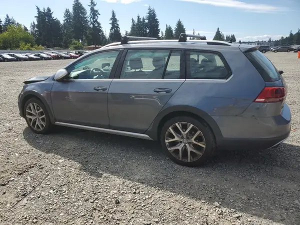 3VWH17AU4HM540869 2017 VOLKSWAGEN GOLF - Image 2