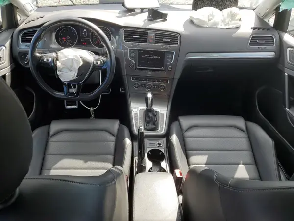 3VWH17AU4HM540869 2017 VOLKSWAGEN GOLF - Image 8