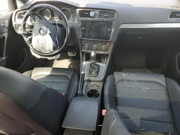 3VWH17AU4JM762558 2018 VOLKSWAGEN GOLF - Image 8