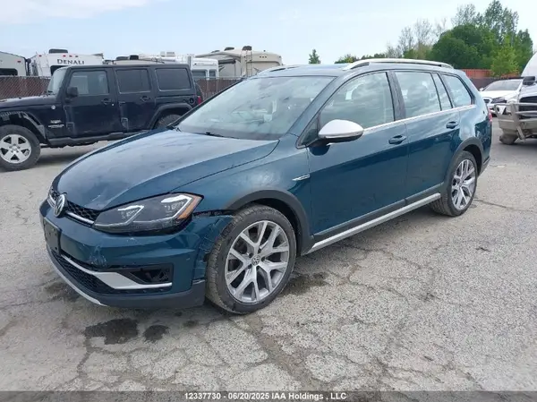 3VWH17AU4JM767971 2018 VOLKSWAGEN GOLF - Image 2