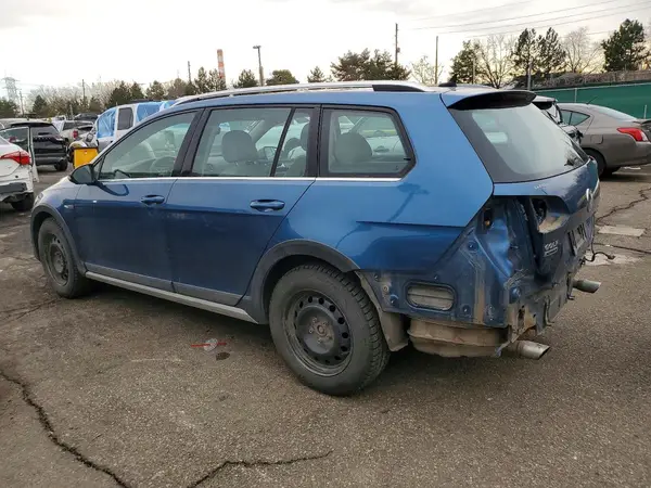 3VWH17AU4JM768764 2018 VOLKSWAGEN GOLF - Image 2