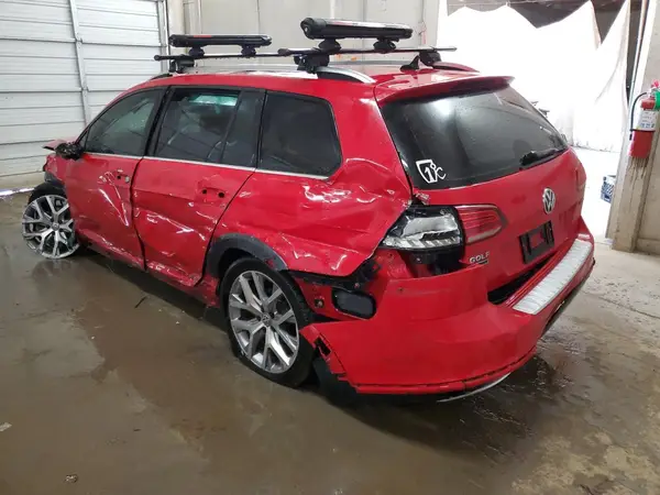 3VWH17AU4KM501285 2019 VOLKSWAGEN GOLF - Image 2