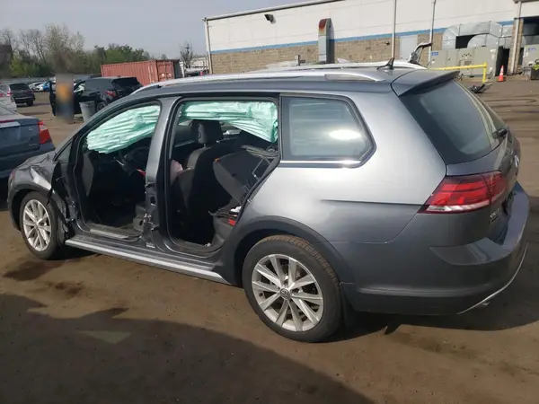 3VWH17AU4KM502825 2019 VOLKSWAGEN GOLF - Image 2