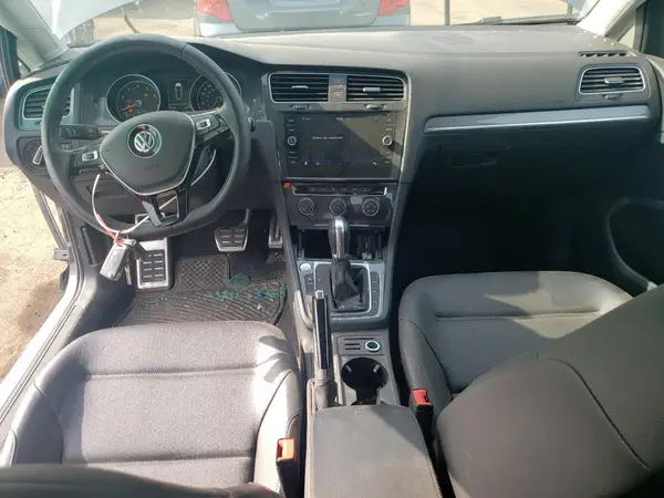 3VWH17AU4KM502825 2019 VOLKSWAGEN GOLF - Image 8