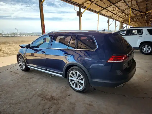 3VWH17AU4KM515641 2019 VOLKSWAGEN GOLF - Image 2