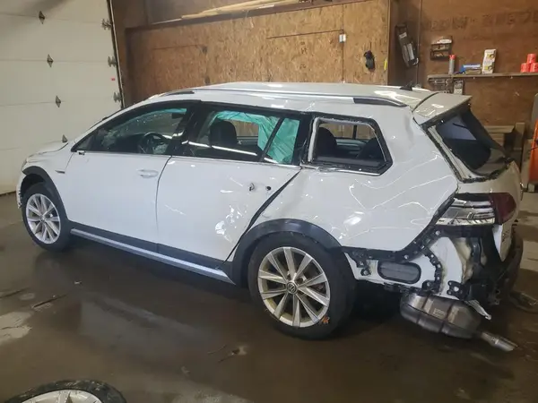 3VWH17AU4KM515817 2019 VOLKSWAGEN GOLF - Image 2