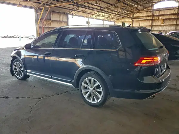 3VWH17AU4KM515994 2019 VOLKSWAGEN GOLF - Image 2