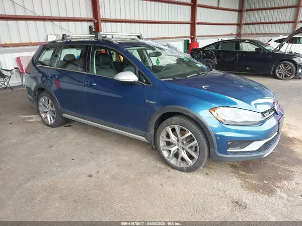3VWH17AU4KM516840 2019 VOLKSWAGEN GOLF - Image 1