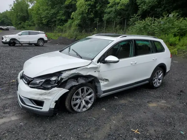 3VWH17AU4KM519902 2019 VOLKSWAGEN GOLF - Image 1