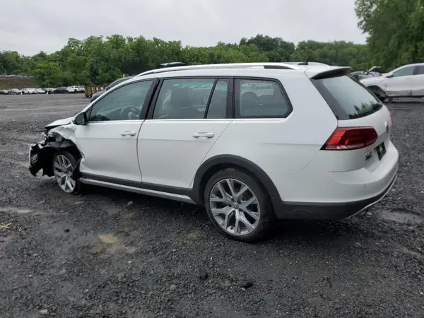 3VWH17AU4KM519902 2019 VOLKSWAGEN GOLF - Image 2