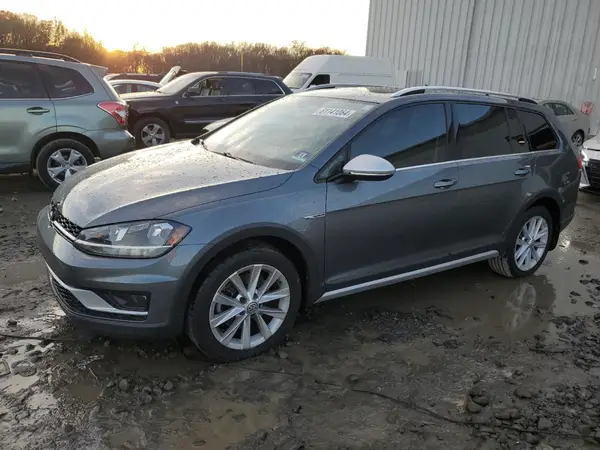 3VWH17AU4KM520001 2019 VOLKSWAGEN GOLF - Image 1