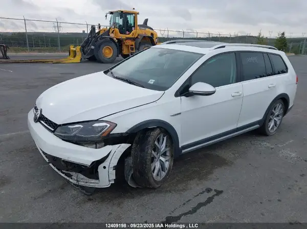 3VWH17AU4KM521035 2019 VOLKSWAGEN GOLF - Image 2