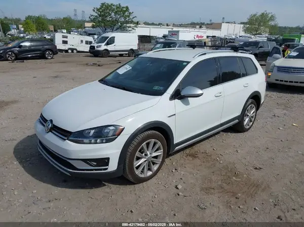 3VWH17AU4KM524064 2019 VOLKSWAGEN GOLF - Image 2