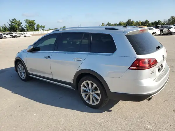 3VWH17AU5HM508528 2017 VOLKSWAGEN GOLF - Image 2