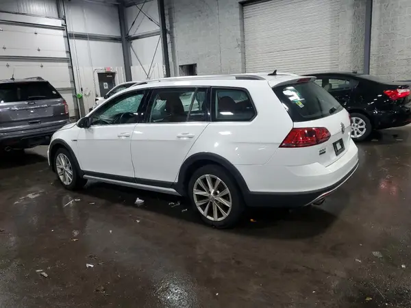 3VWH17AU5HM509095 2017 VOLKSWAGEN GOLF - Image 2