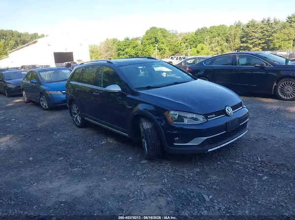 3VWH17AU5HM510196 2017 VOLKSWAGEN GOLF - Image 1