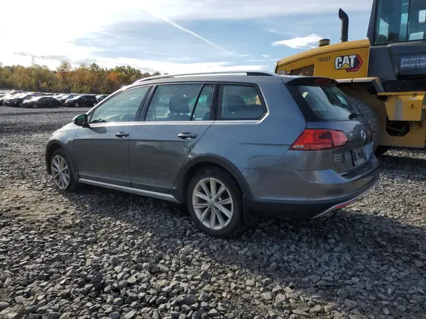 3VWH17AU5HM510697 2017 VOLKSWAGEN GOLF - Image 2