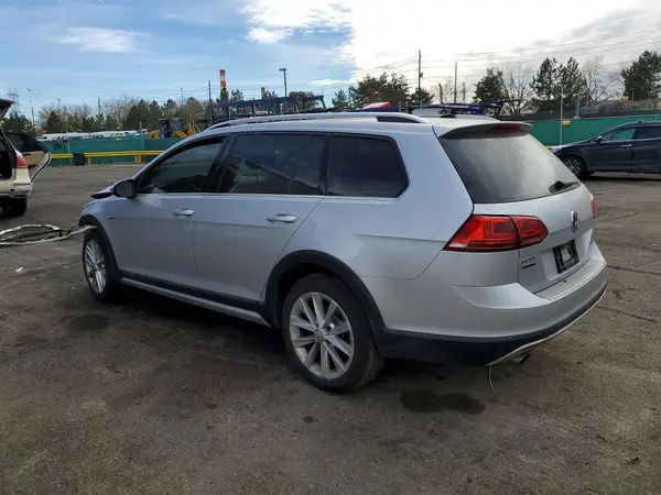 3VWH17AU5HM512546 2017 VOLKSWAGEN GOLF - Image 2