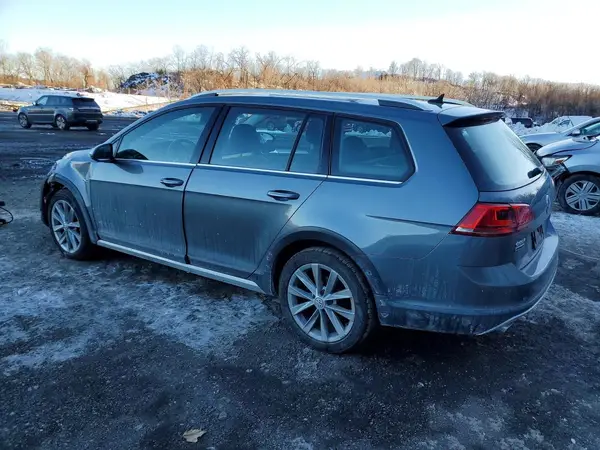 3VWH17AU5HM516418 2017 VOLKSWAGEN GOLF - Image 2