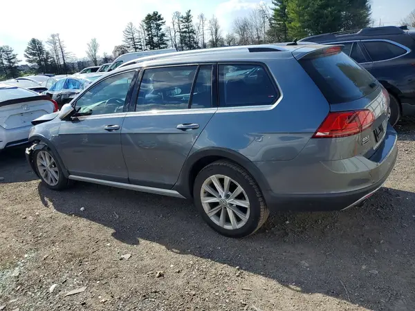 3VWH17AU5HM518976 2017 VOLKSWAGEN GOLF - Image 2