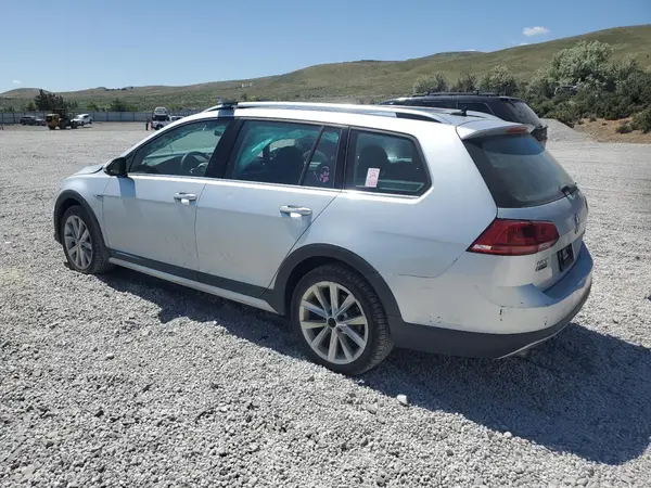 3VWH17AU5HM519139 2017 VOLKSWAGEN GOLF - Image 2